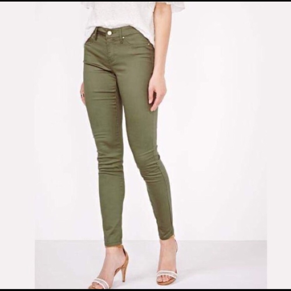 Mossimo Skinny Jeans Size 5.